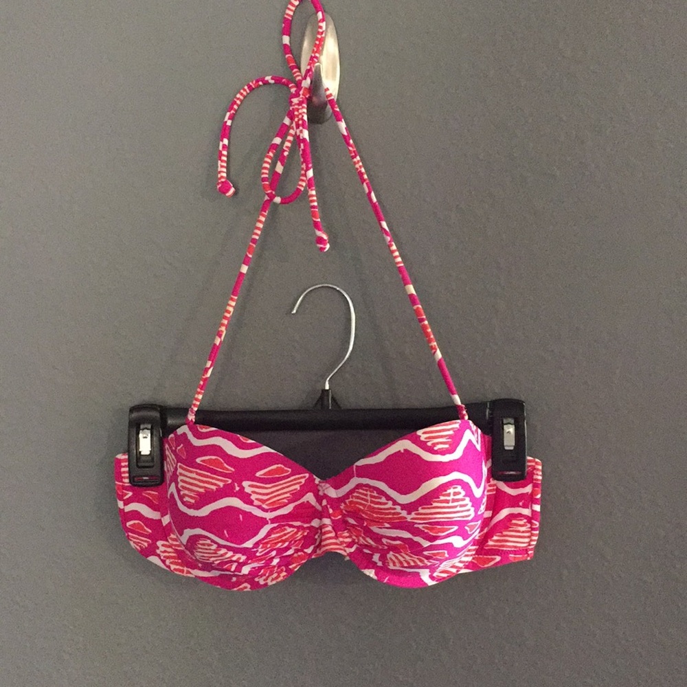 Bikini top with removable strap